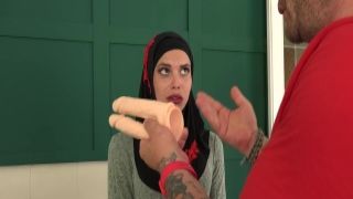 Macarena Lewis A Woman In Hijab Needs To Use Both Holes ssis-569